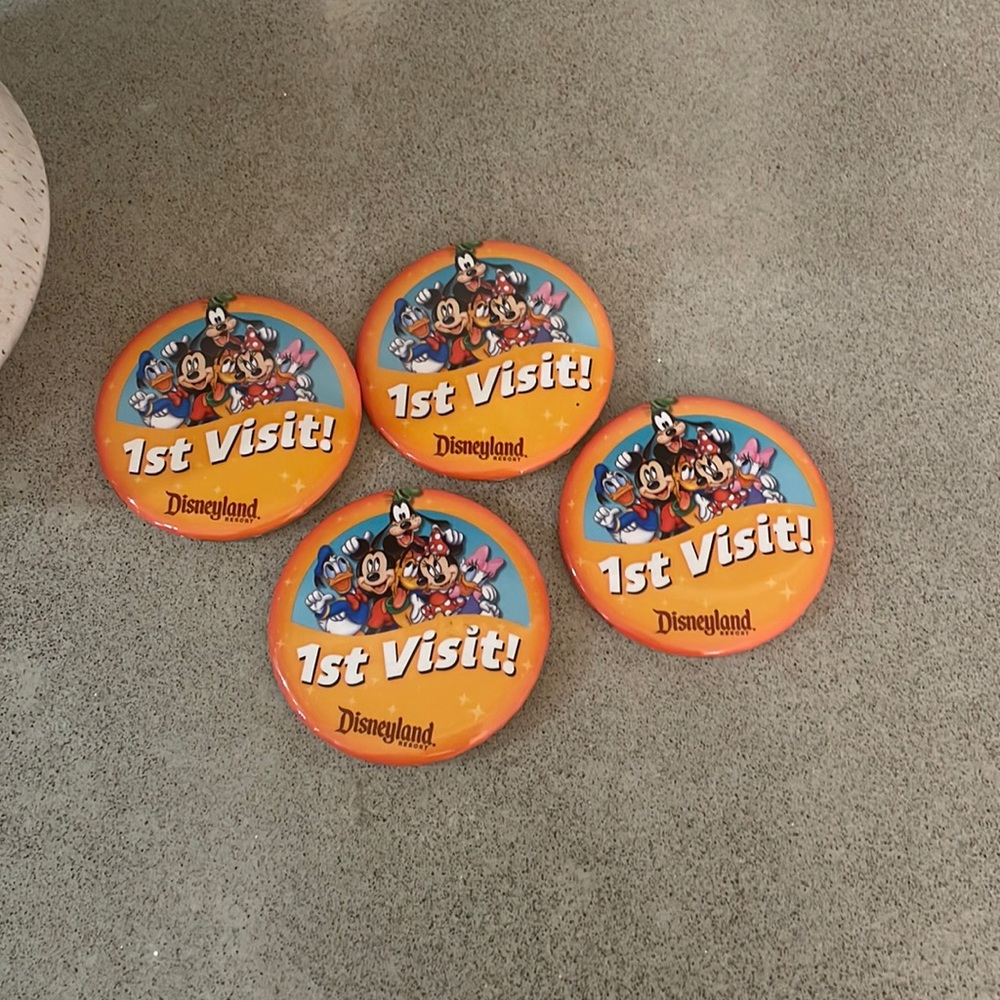 1st Visit Disneyland Pins